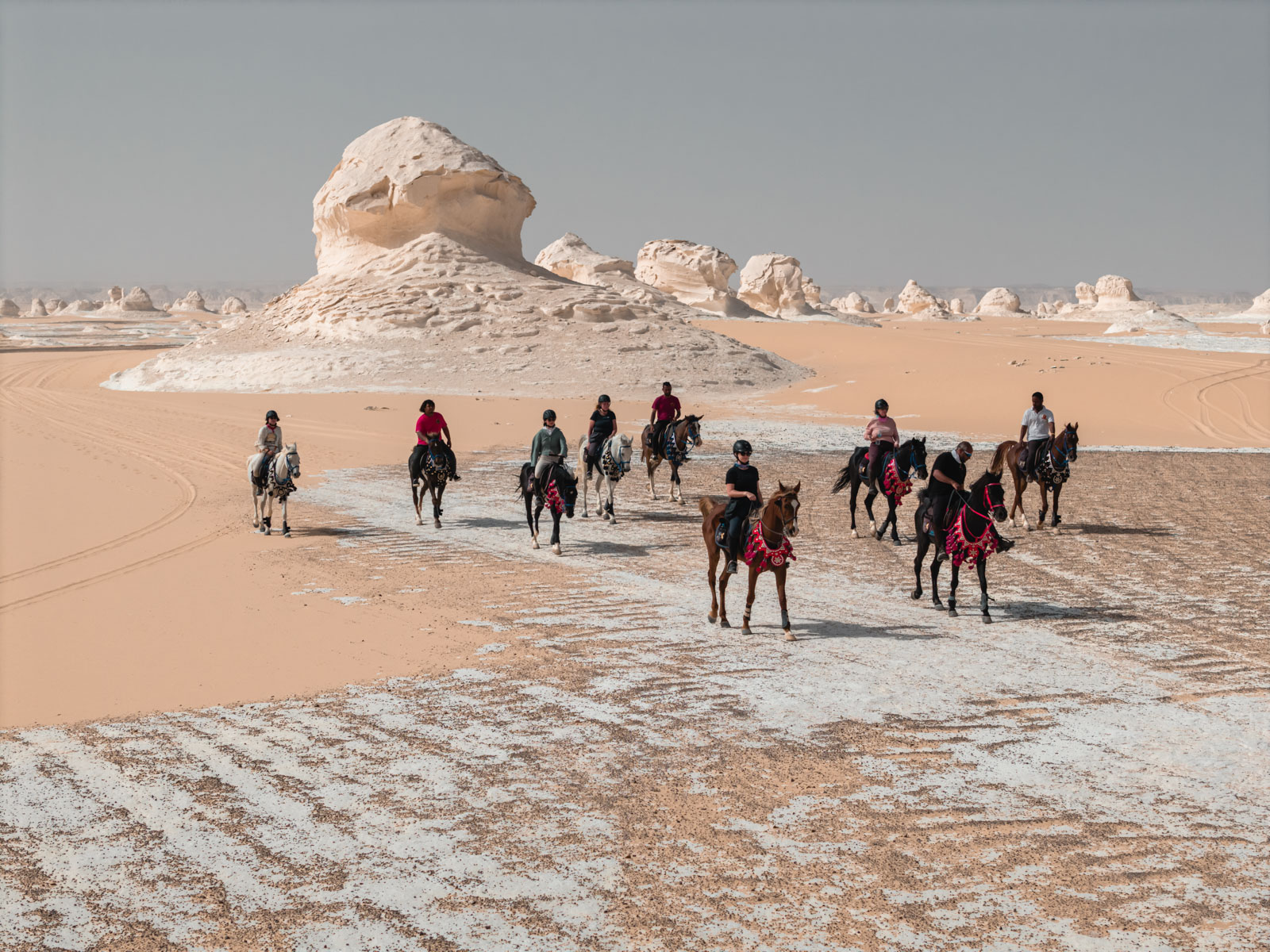 Classic Oasis & White Desert Expedition - Chalk Formations